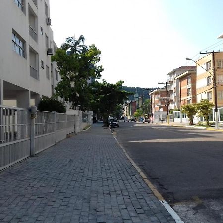 A 250M Da Praia Da Enseada 瓜鲁雅 外观 照片