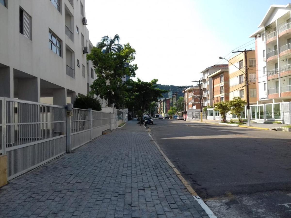A 250M Da Praia Da Enseada 瓜鲁雅 外观 照片